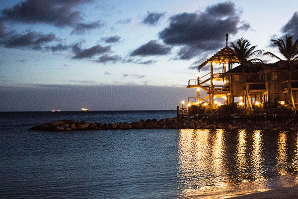 Kylmästä lämpimään – illalliselämys kynttilänvalossa Curaçaolla