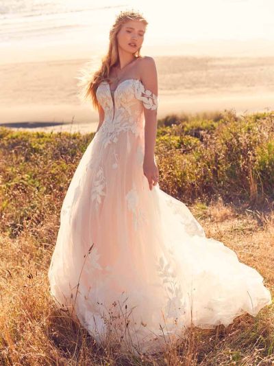 hääpuku_Rebecca-Ingram-Hattie-Lane-A-Line-Wedding-Gown