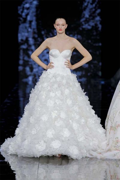 häämuoti 2024 Barcelona Bridal Fashion Week Morilee Madeline Gardner